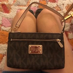 Michael Kors Jet Set Signature Logo Wristlet